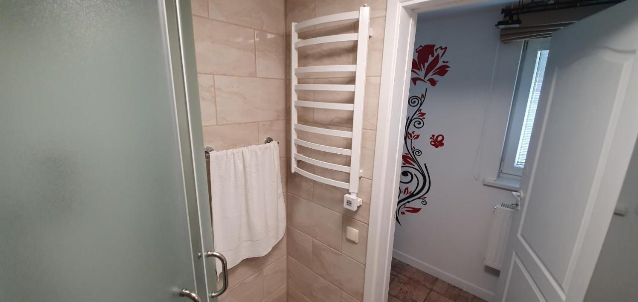 Aparthotel 3 ,, Cosy House Studio" & Parking Kaunas Eksteriør billede